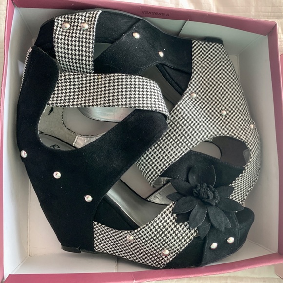 Ruby Shoo Goldie Wedge - Size 41 (US10) - Picture 4 of 9